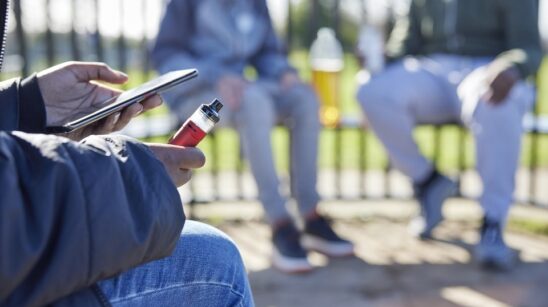 S960 Youth Vaping In Park